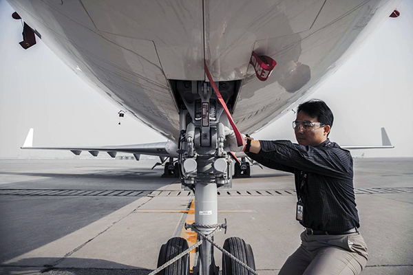 Air cargo loading and logistics operations